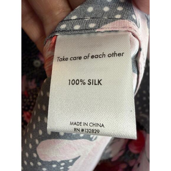 Tell Your Friends Long Sleeve Shirt Button Up Alicia Print Silk Women's XS New - Picture 13 of 16